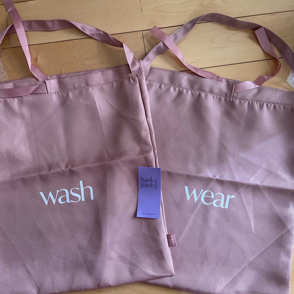 NWT HANKY PANKY TRAVEL BAGS LIGHT PINK - set of 2 - wear/wash